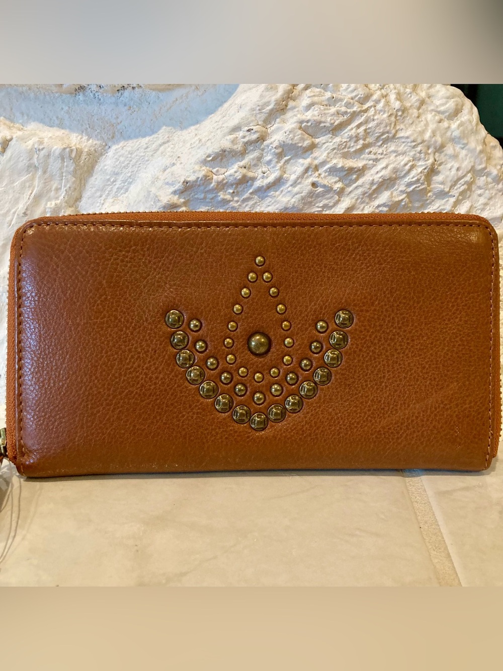 NWT Vilenca Holland cognac colored leather zip around wallet